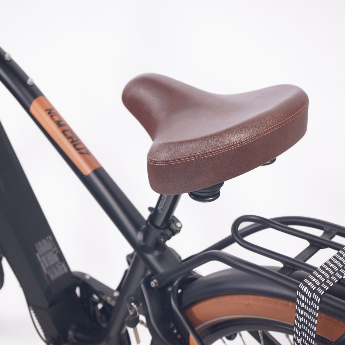 NCM Cru7s Step Thru Cruiser Electric Bike, 250W, 48V 19Ah 912Wh Battery